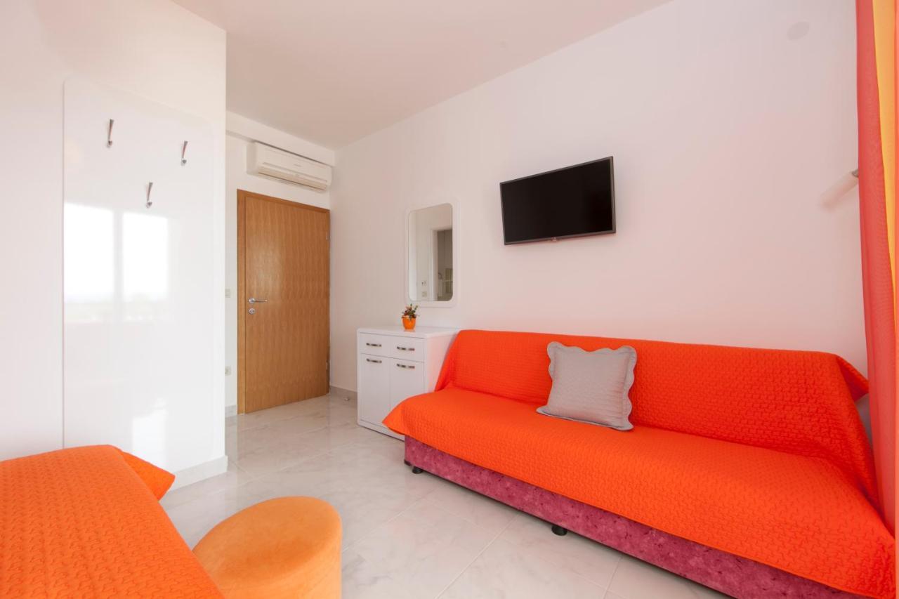 Apartments Milana Tucepi Exterior photo